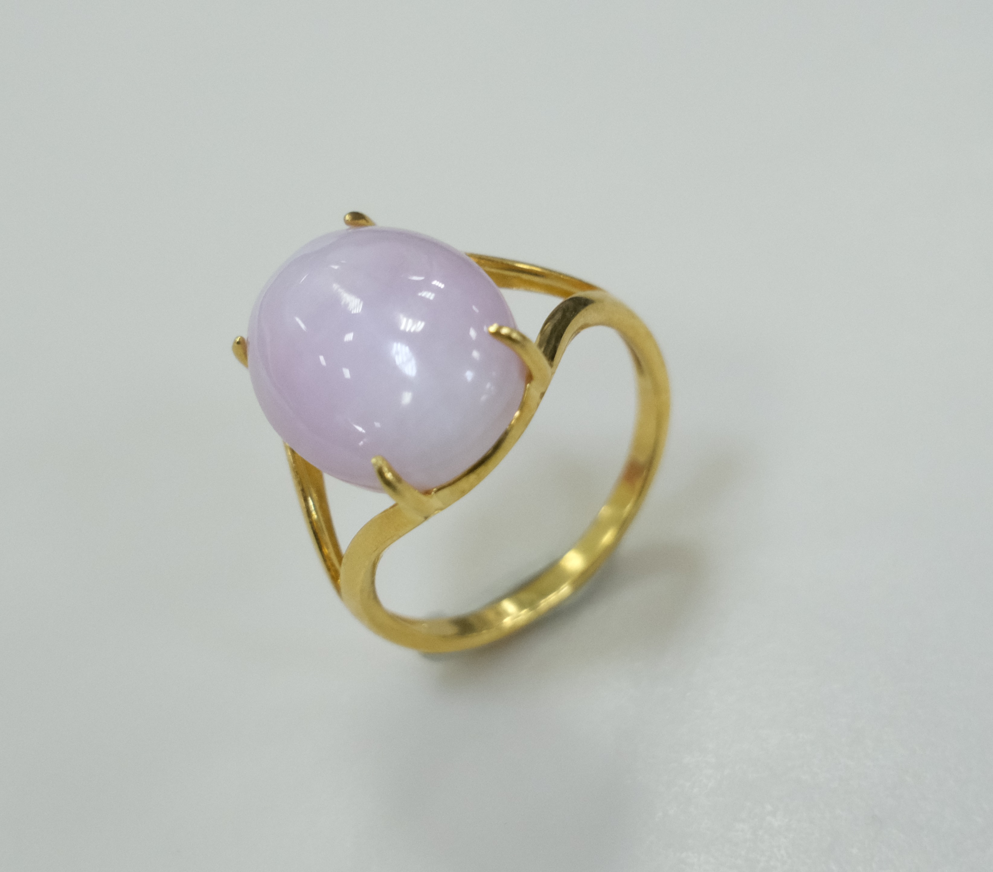 Серебряное кольцо с кунцитом